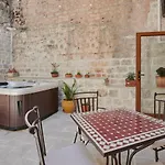 Couette-café Kudelik - Stone Story