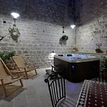 Kudelik - Stone Story Couette-café Trogir