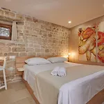 Couette-café Kudelik - Stone Story