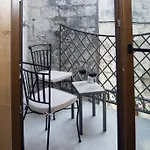 Couette-café Kudelik - Stone Story 4*