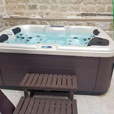 Bed & Breakfast Villa Kudelik - Stone Story