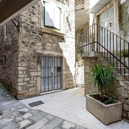 Villa Kudelik - Stone Story