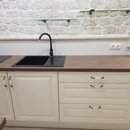 Villa Kudelik - Stone Story Bed & Breakfast 4*