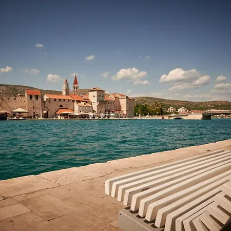 Bed & Breakfast Villa Kudelik - Stone Story 4*