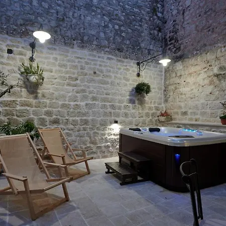 Villa Kudelik - Stone Story Bed & Breakfast