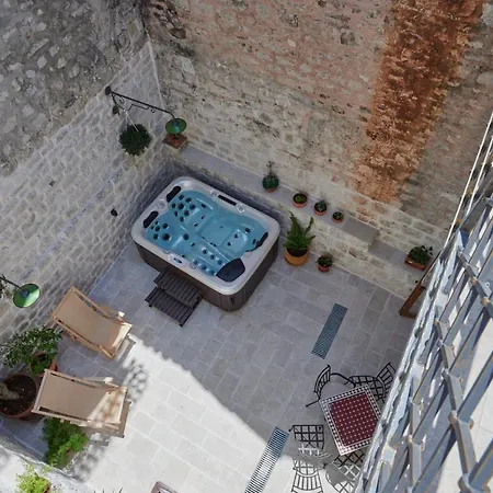 Bed & Breakfast Villa Kudelik - Stone Story