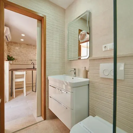 Bed & Breakfast Villa Kudelik - Stone Story Trogir