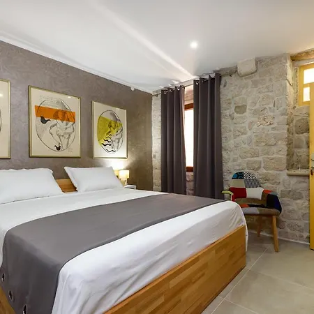 Bed & Breakfast Villa Kudelik - Stone Story 4*