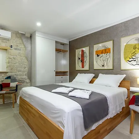 Bed & Breakfast Villa Kudelik - Stone Story
