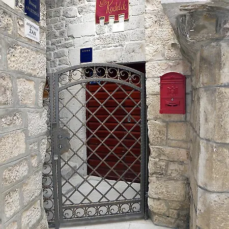 Villa Kudelik - Stone Story 4* Trogir