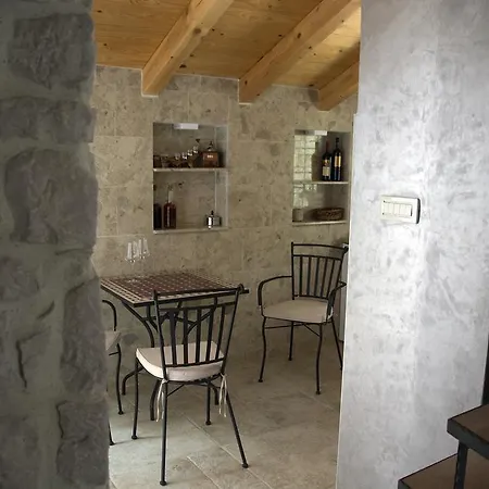 Villa Kudelik - Stone Story Bed & Breakfast 4*