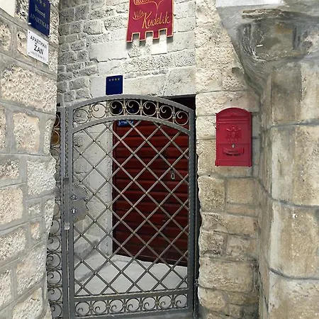 Villa Kudelik - Stone Story 4* Trogir