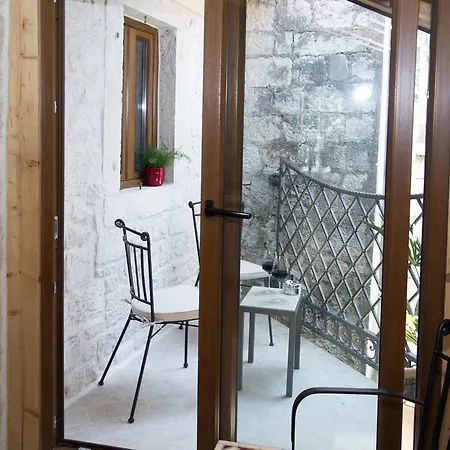 Villa Kudelik - Stone Story Bed & Breakfast 4*